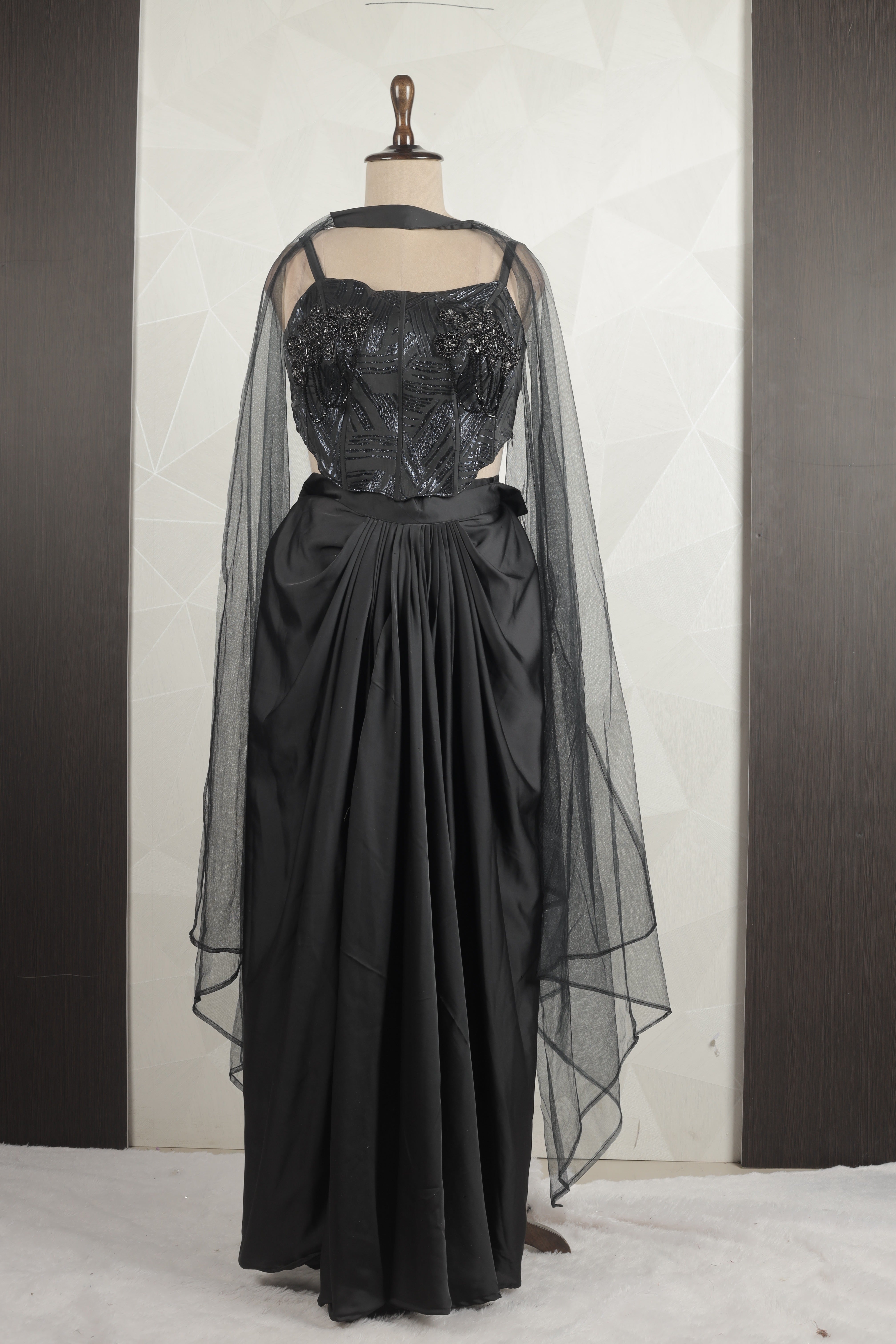 Stunning Corset Draped Saree With Ready Corset And Choker Dupatta