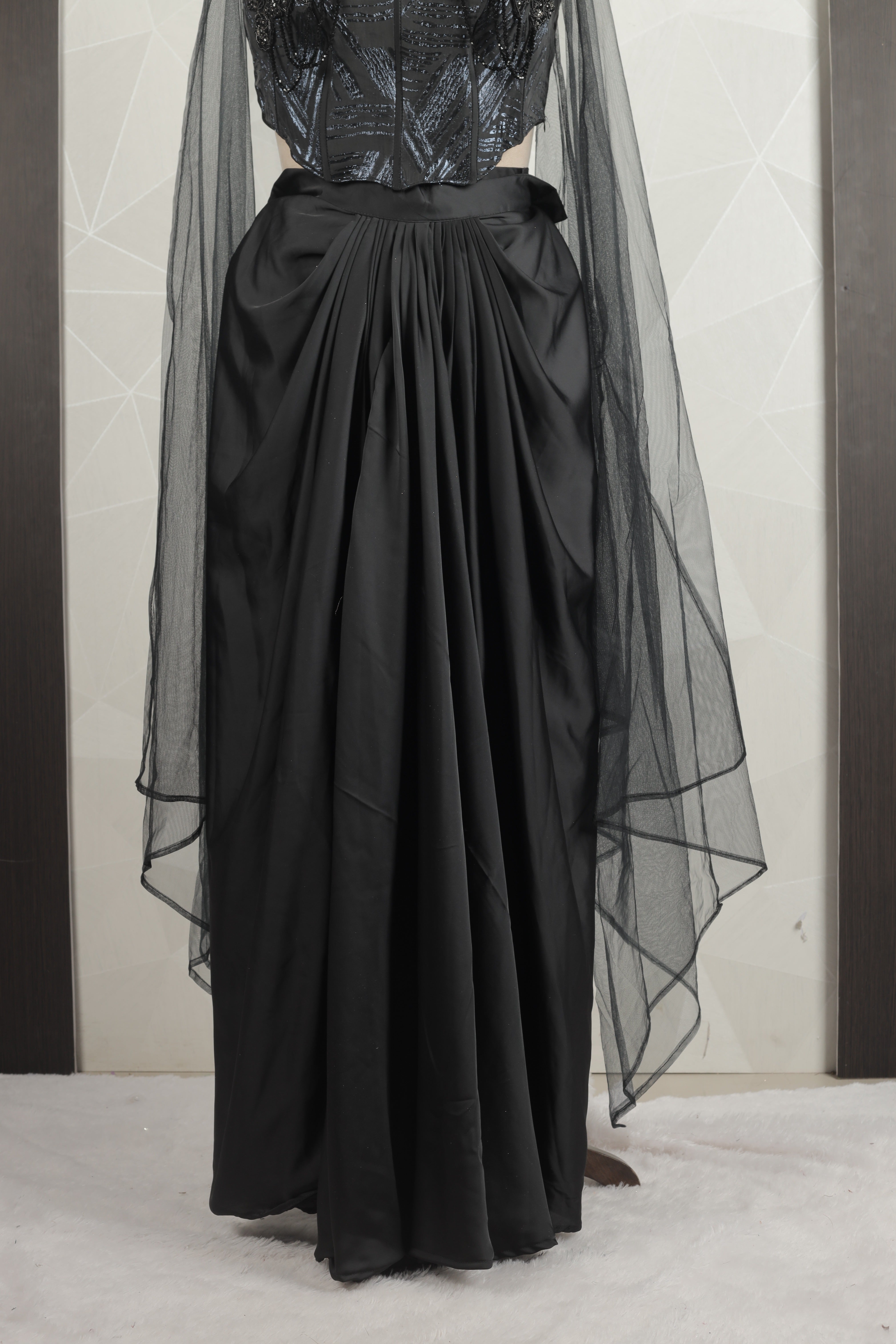 Stunning Corset Draped Saree With Ready Corset And Choker Dupatta