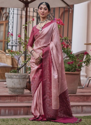 Absorbing Trendy Saree For Ceremonial
