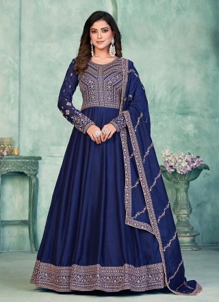Amazing Embroidered Salwar Suit