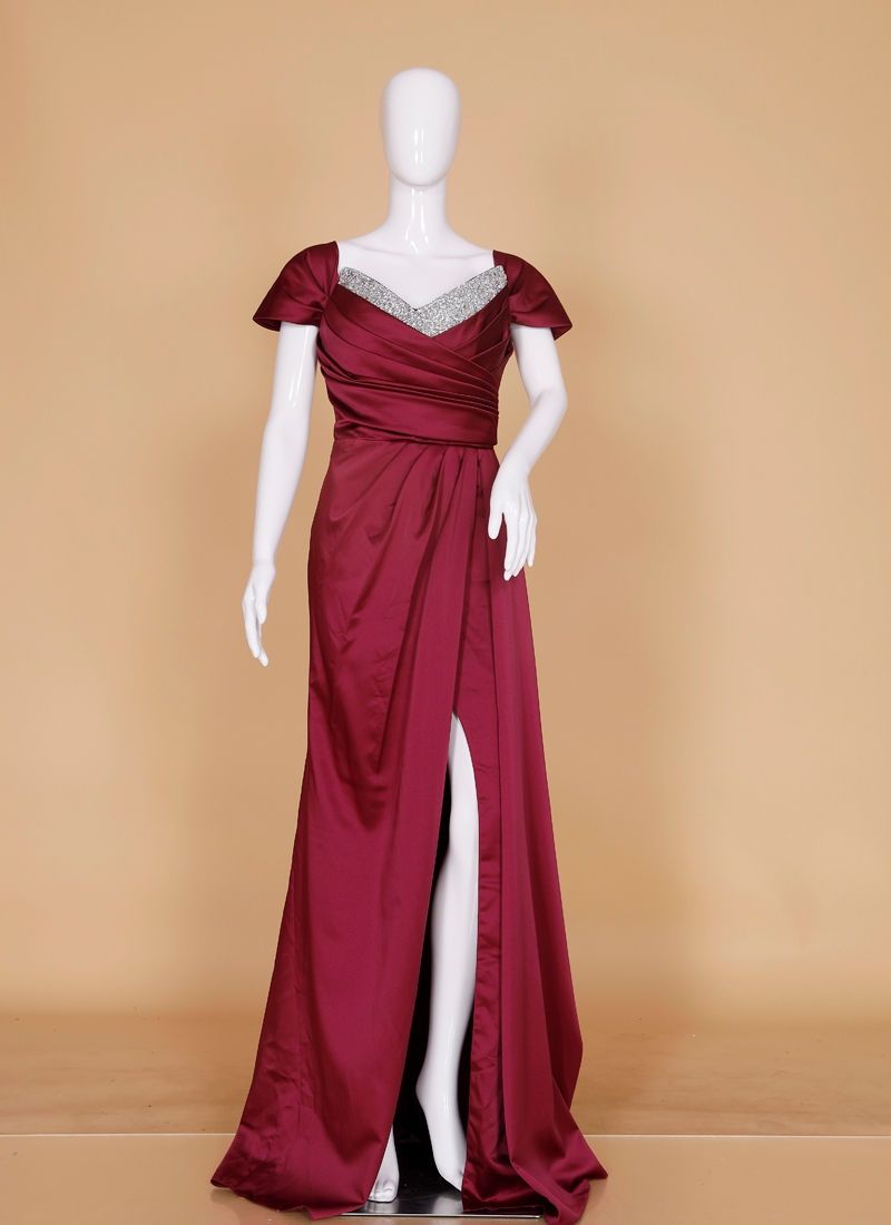 Plain Stitch Ladies Designer Party Wear Silk Gown, Size: S-xxl at Rs 410 in  Surat