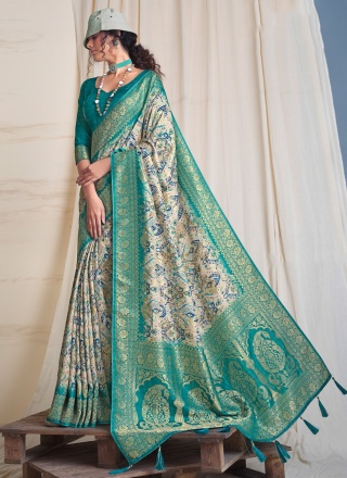 Glamorous Classic Saree For Party