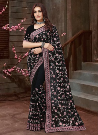 Hypnotizing Georgette Classic Saree