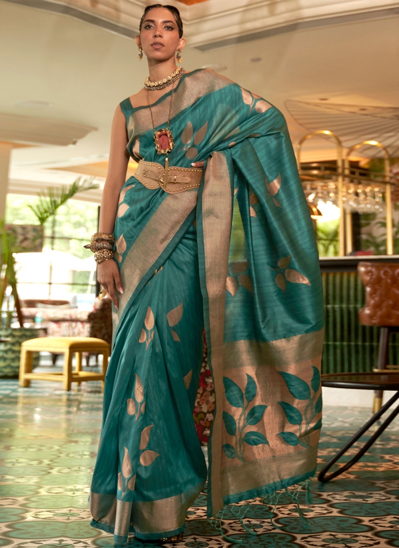 Impeccable Zari Handloom silk Turquoise Classic Saree