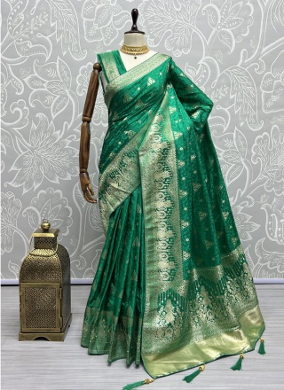Magnificent Thread Jacquard Silk Green Trendy Saree