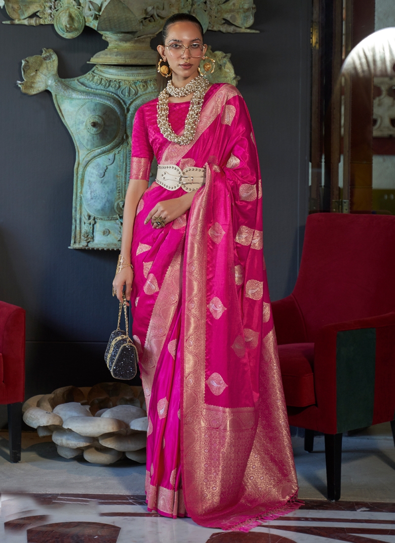 Saree- Interesting latest trends to wear a Saree & Reinvent your