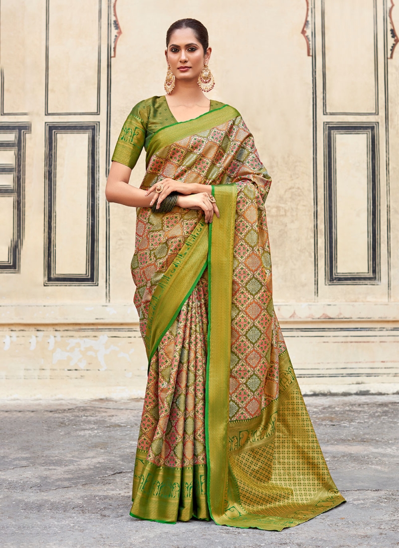 Weaving Pure Silk Trendy Saree in Green